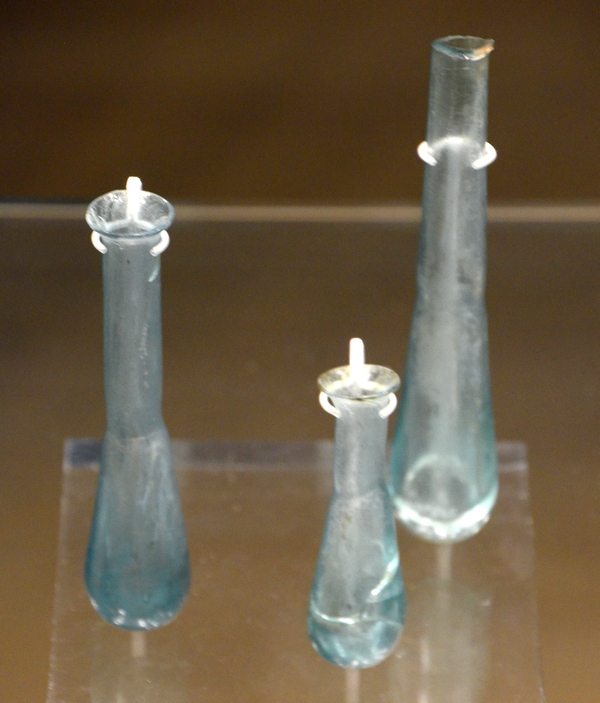 Vechten, Perfume bottles