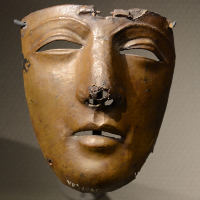 Vechten, Face mask of a helmet