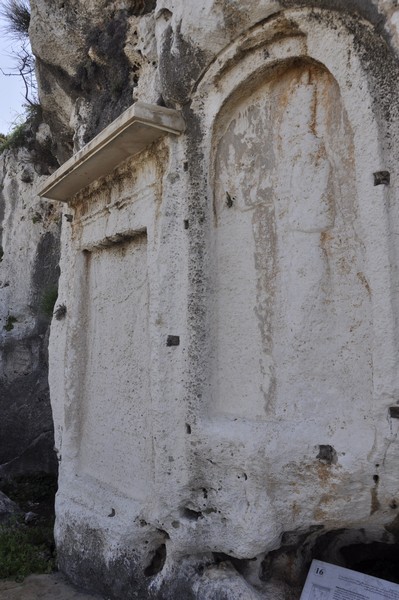 Nahr al-Kalb, 16-17 Reliefs of Ramesses II and Esarhaddon