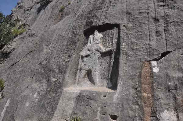 Karabel Pass, Rock relief of king Tarkasnawa of Mira