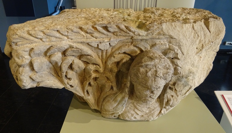 Bavay, Forum, Sculpted capital