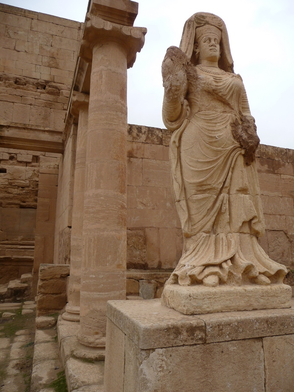 Hatra, Statue of Shahiro (?)