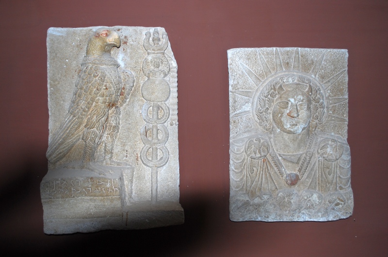 Hatra, Relief of an eagle, a military standard, and the Sun