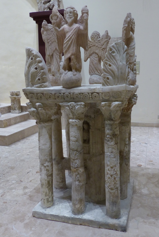 Hatra, Model of a small temple