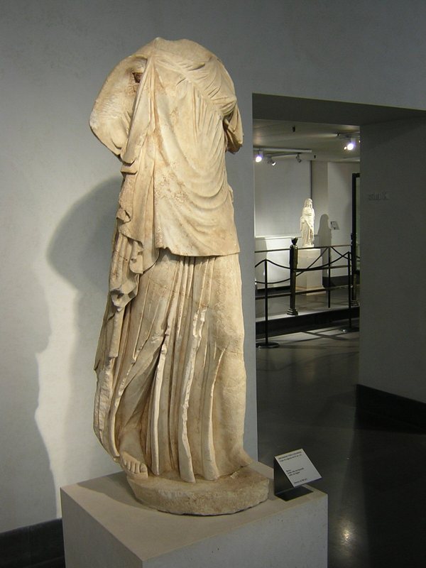 Rome, Via Appia (054L), Villa of the Quintilii, Sculpture left