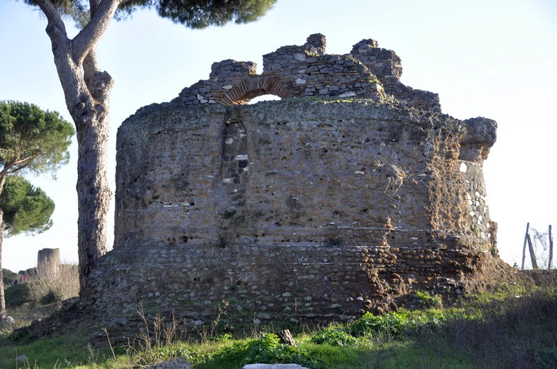 Rome, Via Appia (050R), Round tomb