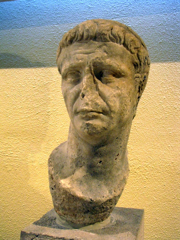 Piraeus, Claudius