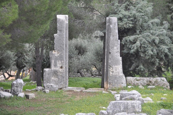 Ain Akrine, temple 1, propylaea (2)