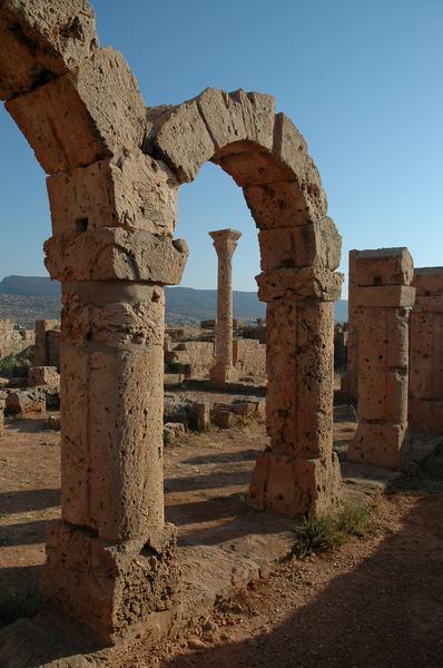 Apollonia, Palace, Arches