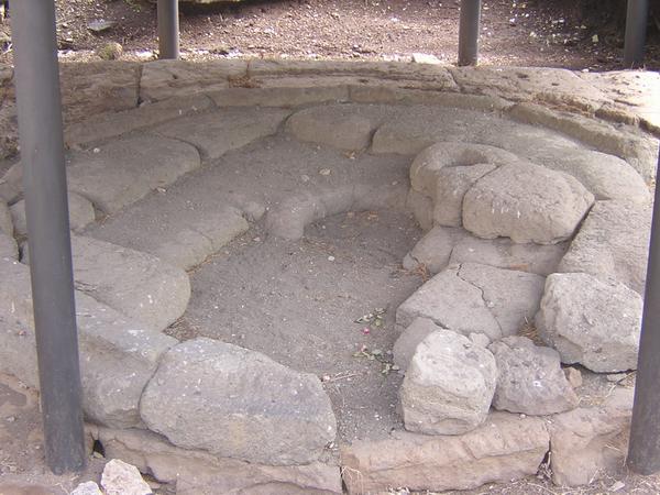 Rome, Forum Romanum, Lacus Curtius, Octagonal basin